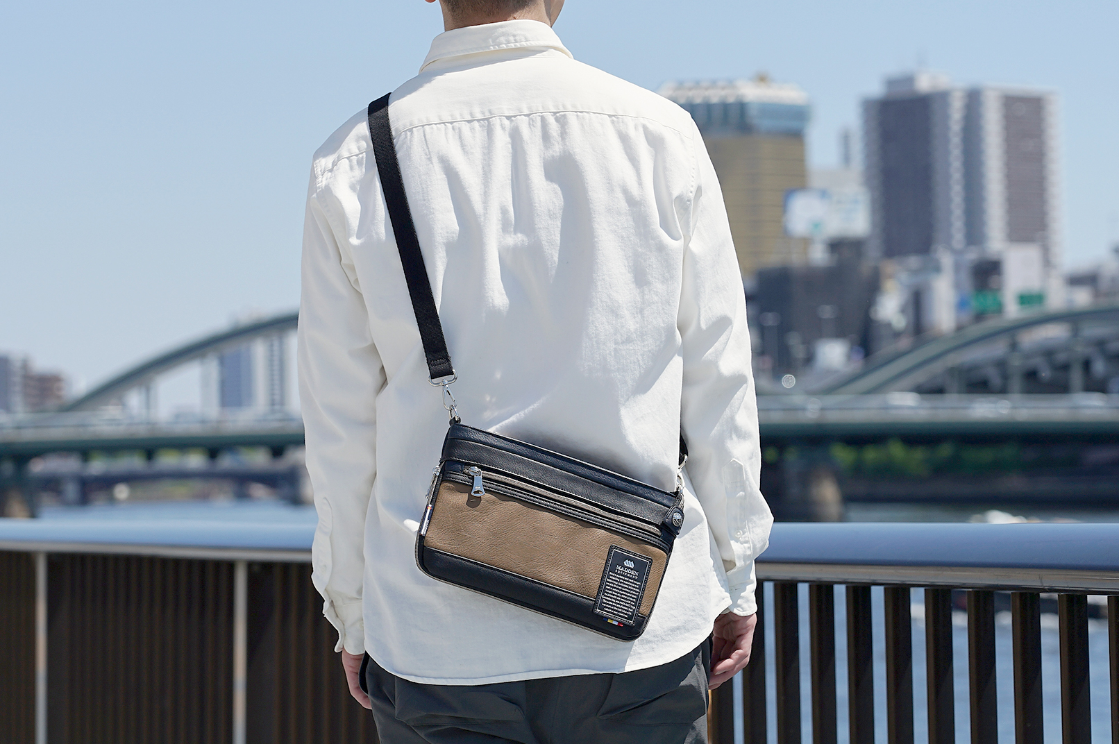 30代パパに贈りたい！実用的なショルダーバッグのランキング