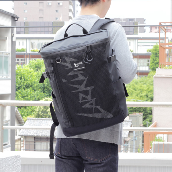 LARKiNS(ラーキンス) スクエアバックパック LTPL-01